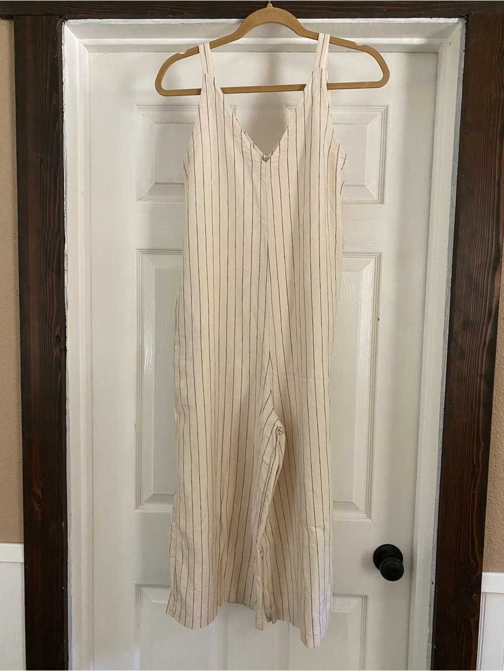 Uniqlo Women's Linen Blend Jumpsuit Beige Wide-Leg Striped with Pockets Size S